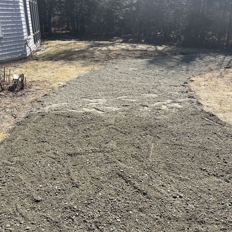 Gravel driveway installation